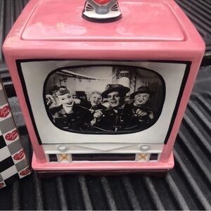 VINTAGE I LOVE LUCY RETRO TV COOKIE JAR PINK/BLACK